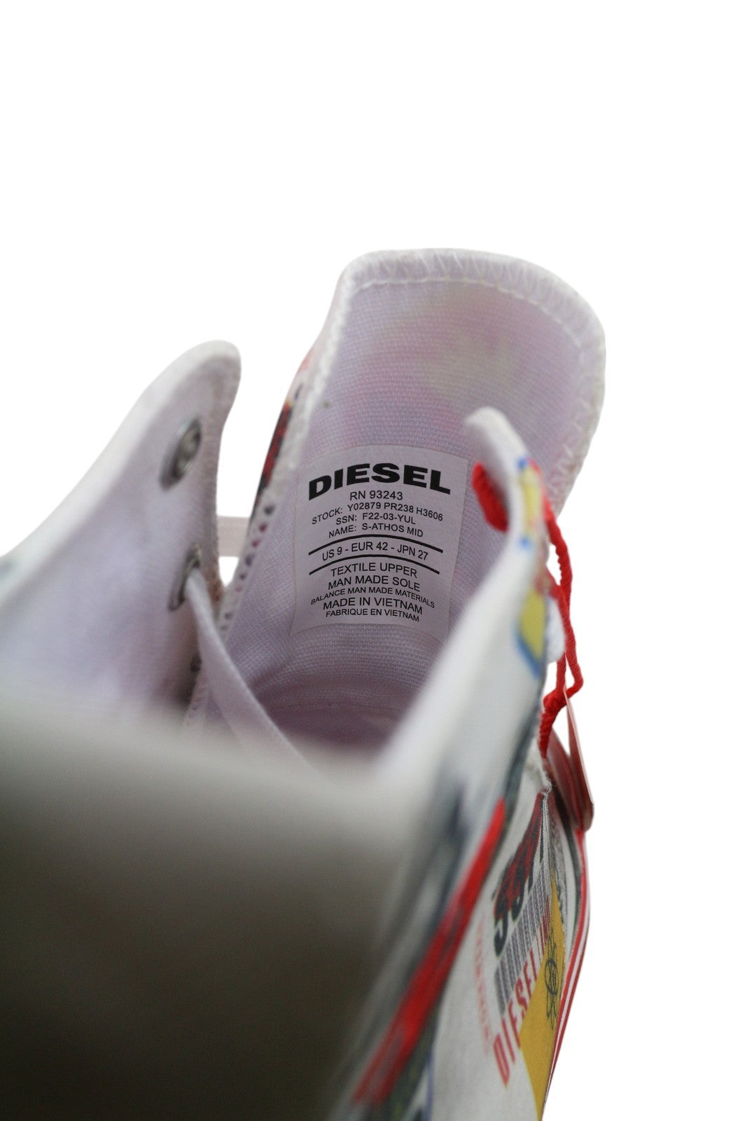 DIESEL S-Athos Mid vyriški sportbačiai EU42 raštuoti aukšti bateliai su raišteliais ir migdolų nosimis, rekomenduojama kaina – 160 € 