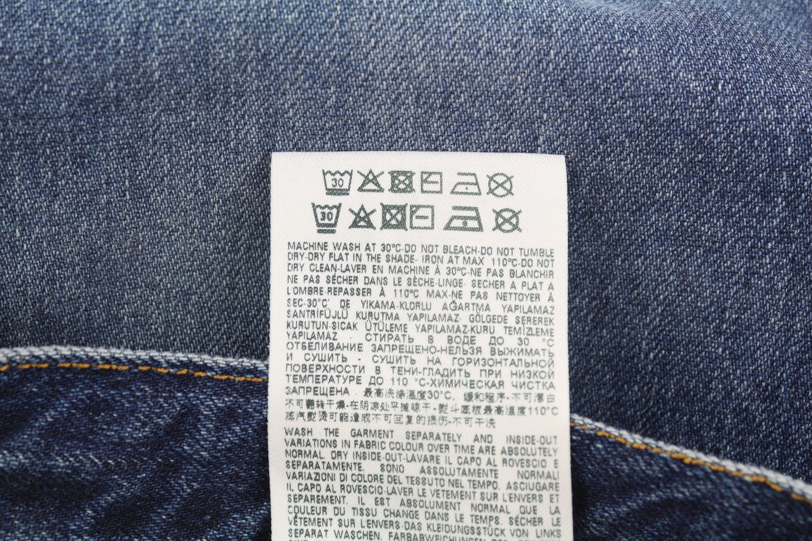 DIESEL 1995 09C65 vyriški džinsai W30/L32 Slim Fit tiesios kojos vidutinio juosmens skalbtos mėlynos spalvos 