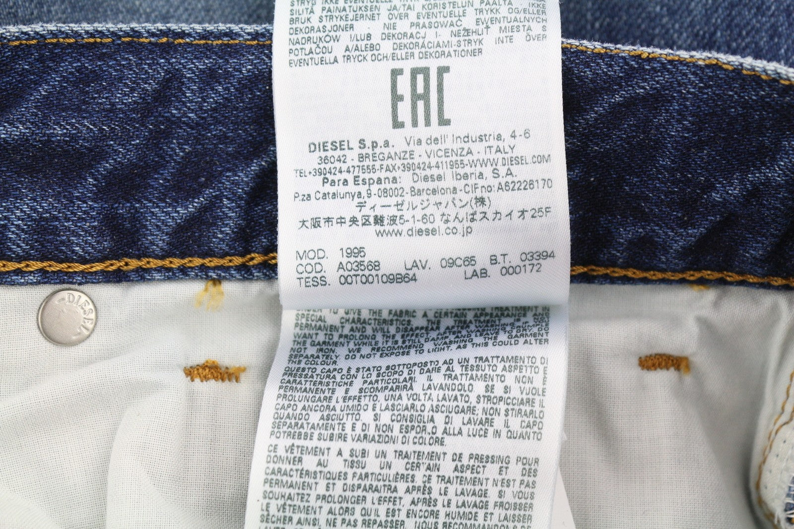DIESEL 1995 09C65 vyriški džinsai W30/L32 Slim Fit tiesios kojos vidutinio juosmens skalbtos mėlynos spalvos 
