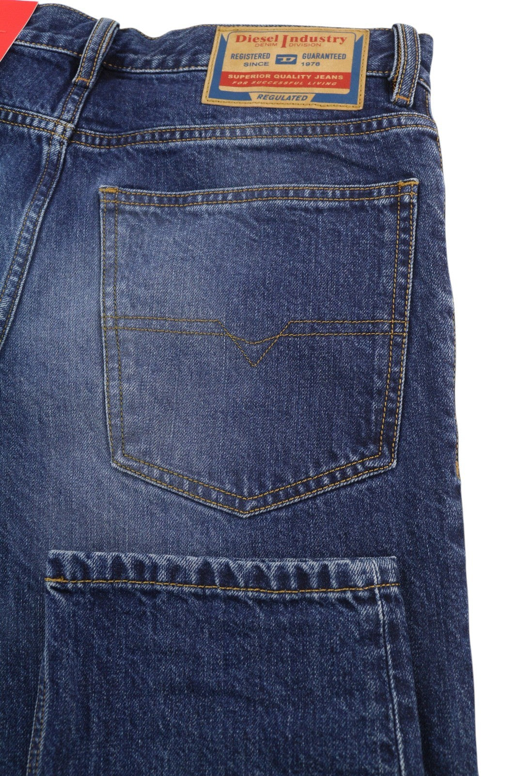 DIESEL 1995 09C65 vyriški džinsai W30/L32 Slim Fit tiesios kojos vidutinio juosmens skalbtos mėlynos spalvos 