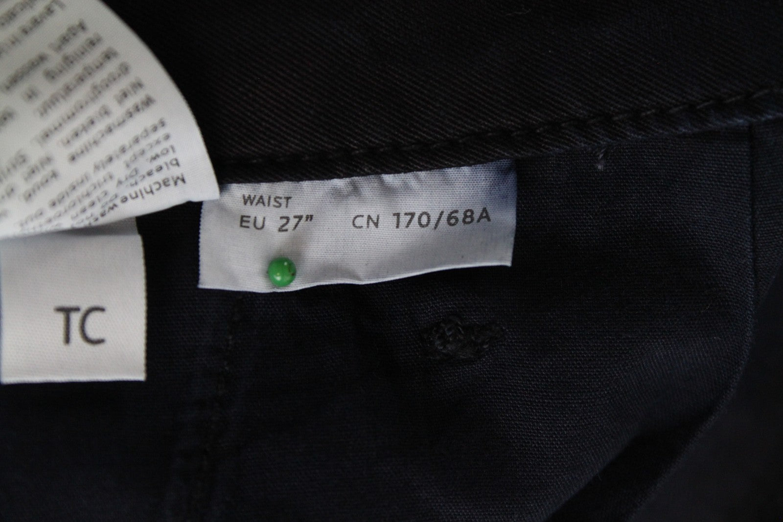 DENHAM Tara moteriškos W27/L30 tamsiai mėlynos spalvos krovininės medvilnės mišinio kelnės su daugybe kišenių 