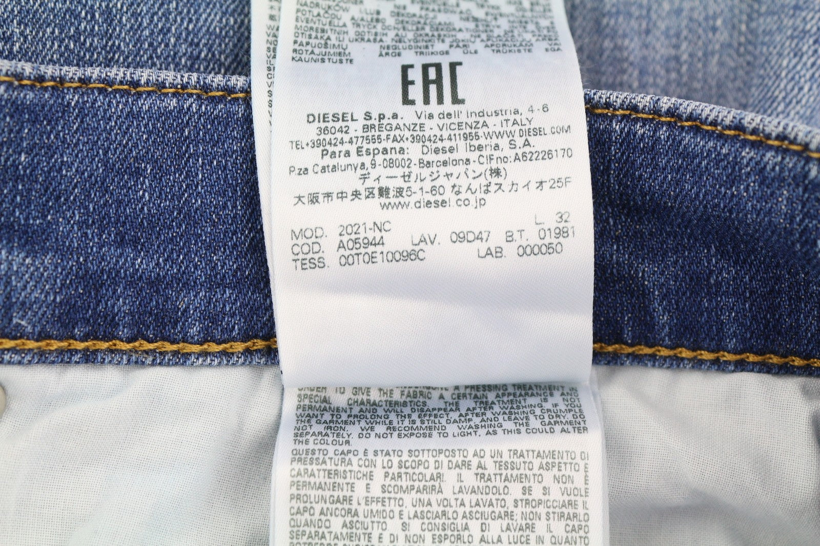 DIESEL 2021-NC 09D47 vyriški džinsai W31/L32 Slim Fit, plataus kirpimo, vidutinio juosmens, skalbti 