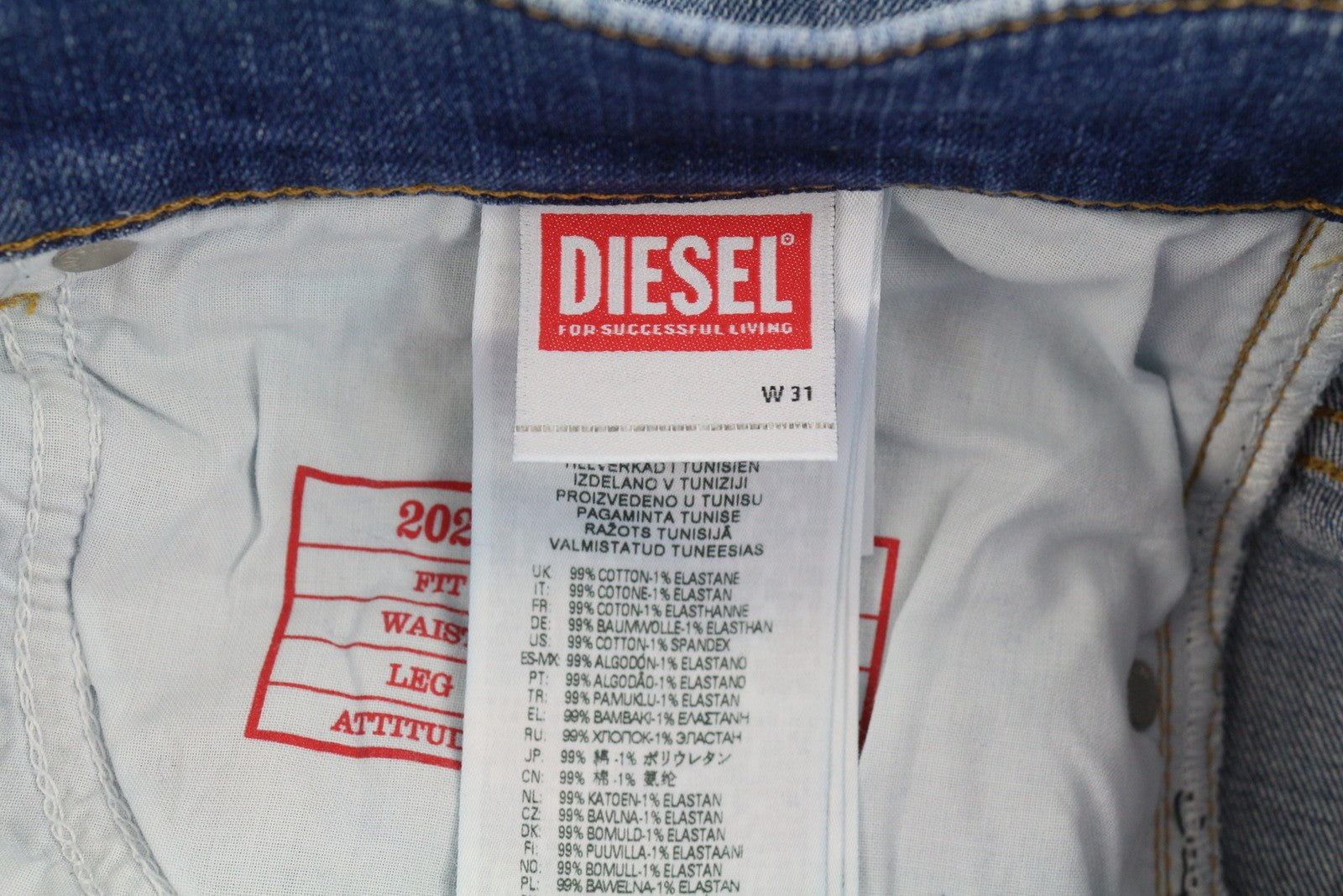 DIESEL 2021-NC 09D47 vyriški džinsai W31/L32 Slim Fit, plataus kirpimo, vidutinio juosmens, skalbti 