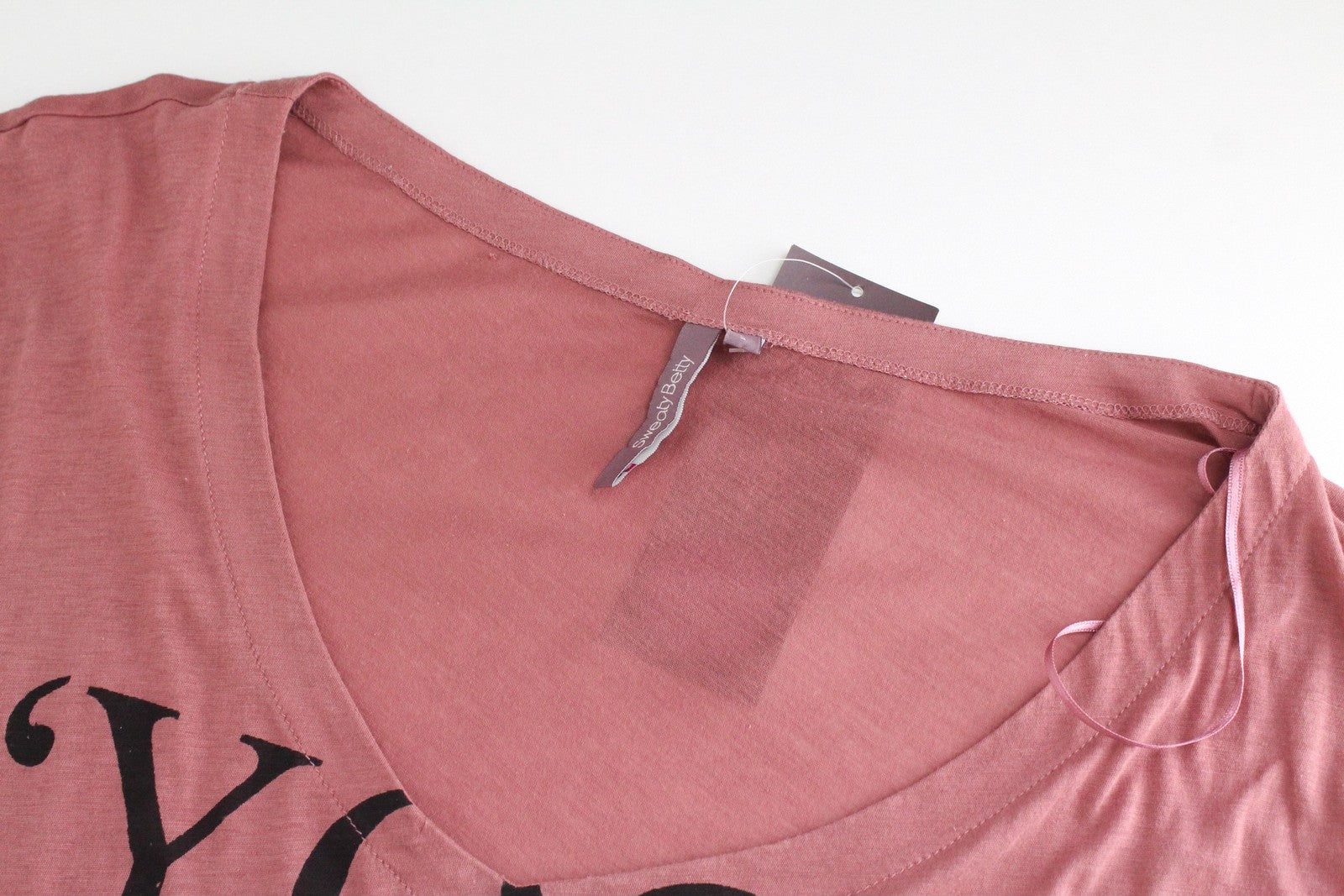 SWEATY BETTY Boyfriend Tee moteriški rožiniai medvilniniai marškinėliai trumpomis rankovėmis su šūkiu