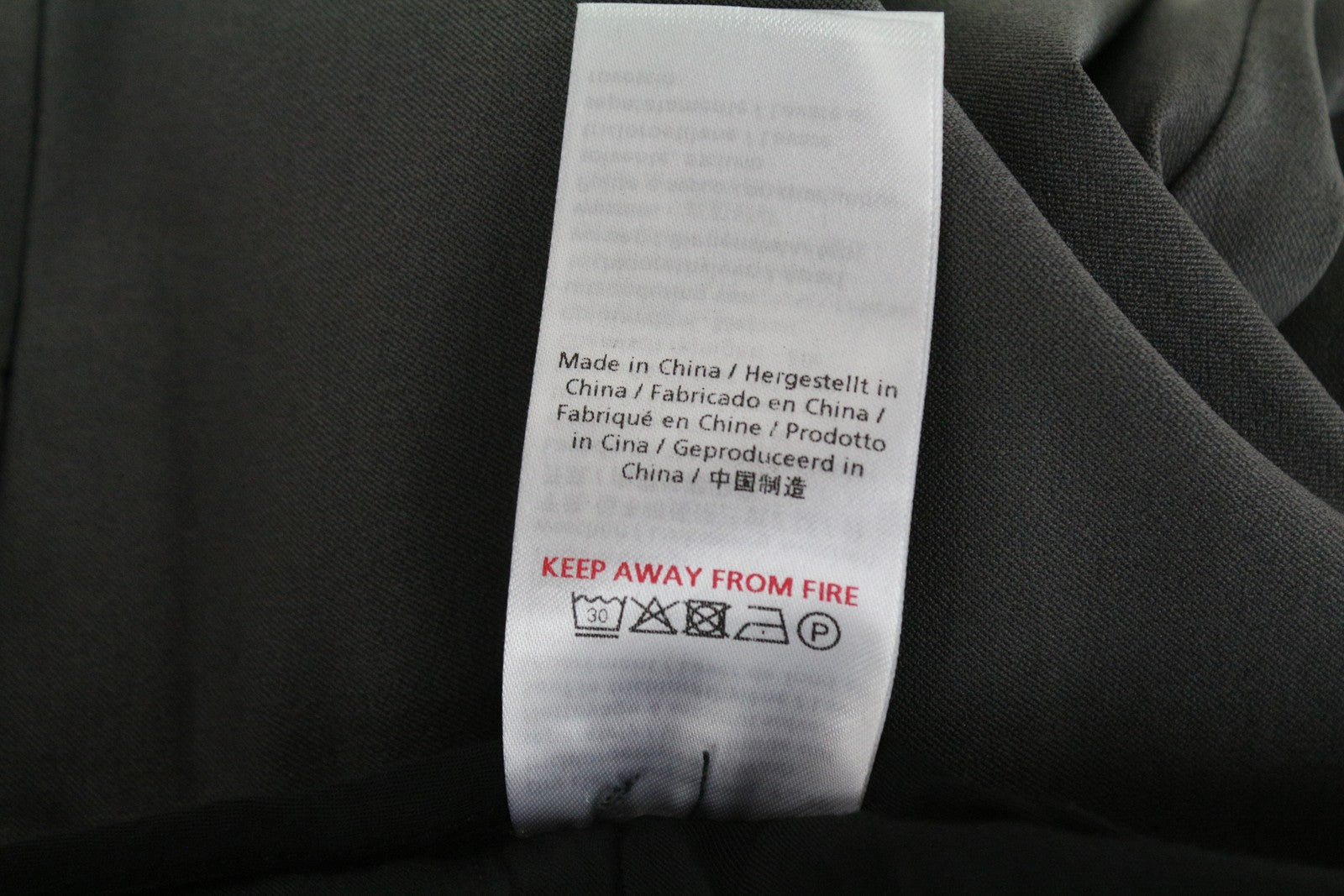 DENHAM Preston Men's Trousers S Dark Grey Tapered Fit Flat-Front Zippered Pants