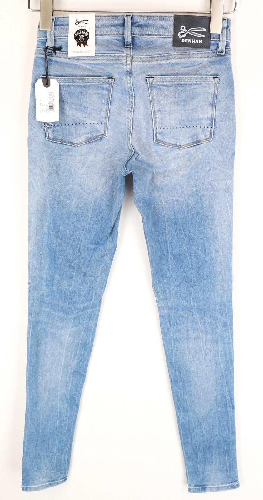 DENHAM purškiami moteriški itin aptempti mėlyni skalbti džinsai W24 L30 tamprios medvilnės 