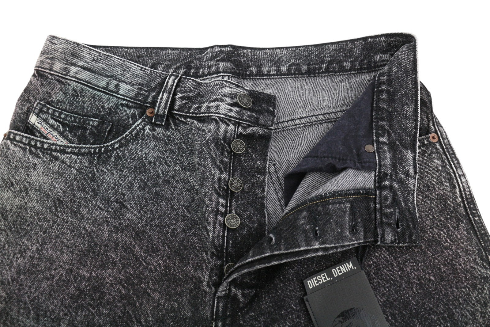 DIESEL D-Maxs-Sp vyriški šortai W30, juodi džinso spalvos, marmurinės išvaizdos, išskalbtos sagos, rekomenduojama mažmeninė kaina – 150 € 