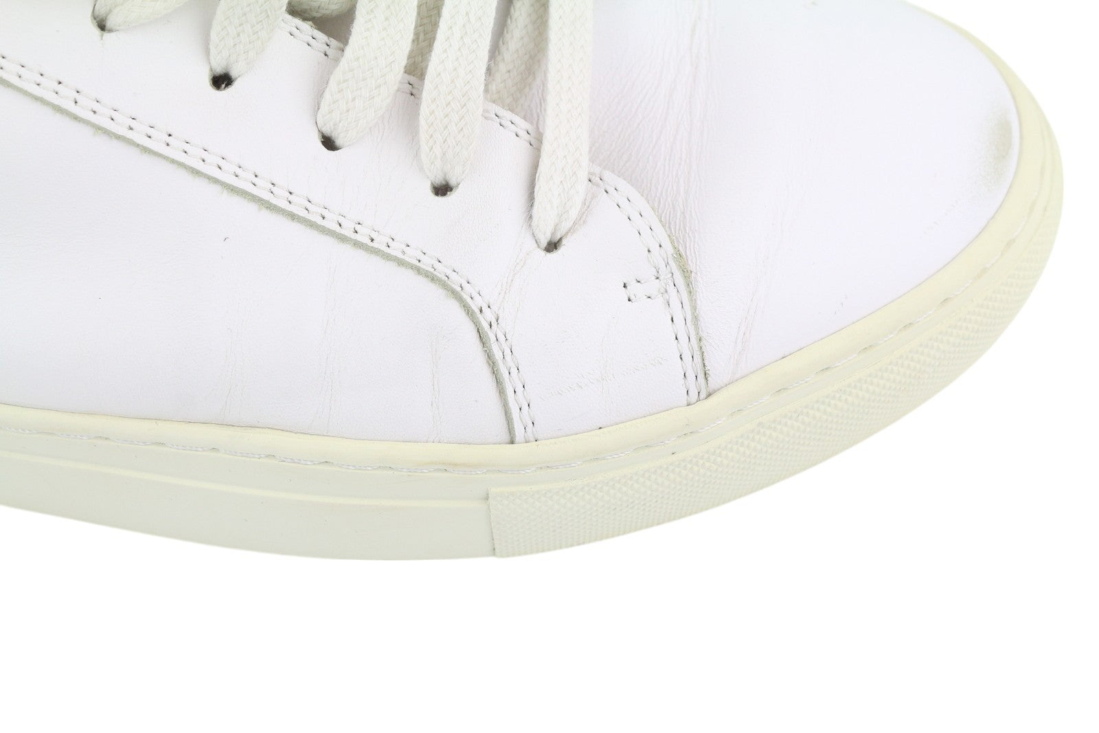 SUITSUPPLY FW1404 vyriški sportbačiai, EU42, balti, odiniai, žemi, raišteliais puošti, migdolų spalvos noseliai 