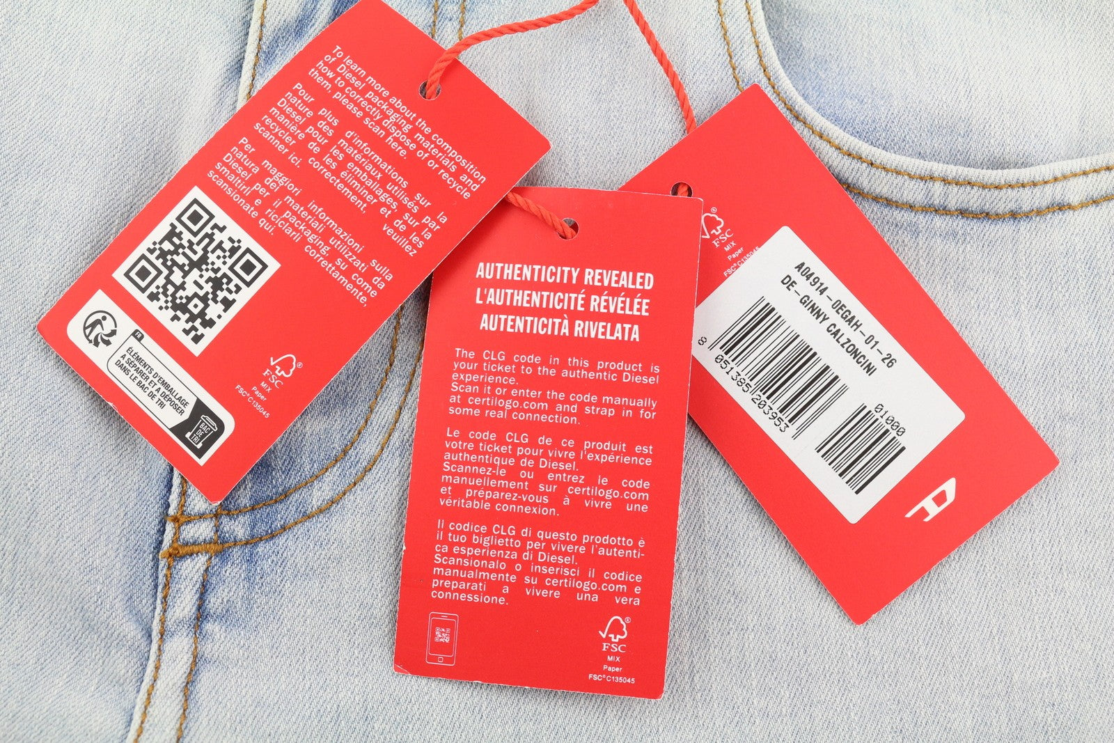 DIESEL De-Ginny 0EGAH moteriški šortai W26 džinso mėlyna spalva su išblukimo efektu ir užtrauktuku, rekomenduojama mažmeninė kaina 150 € 