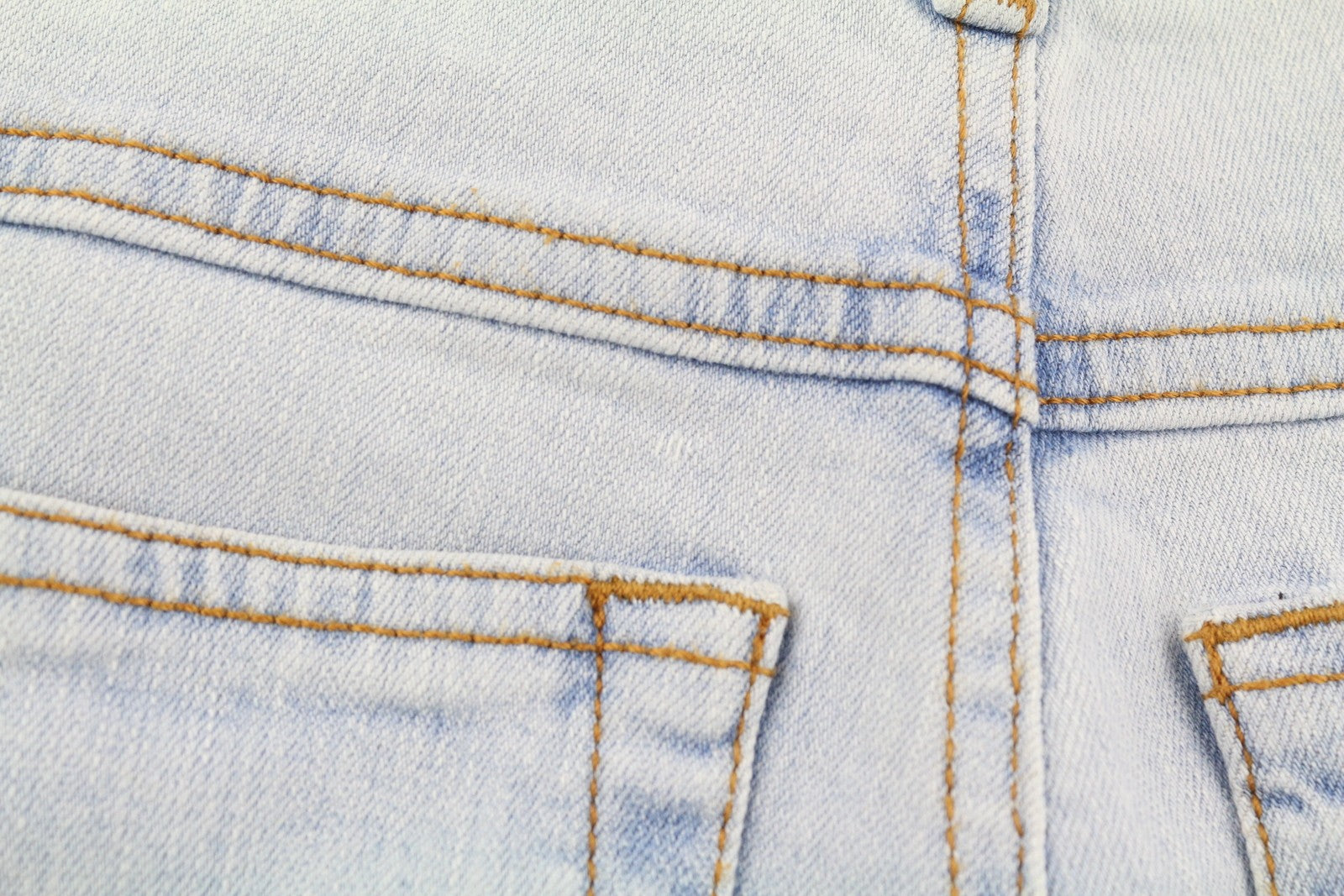 DIESEL De-Ginny 0EGAH moteriški šortai W26 džinso mėlyna spalva su išblukimo efektu ir užtrauktuku, rekomenduojama mažmeninė kaina 150 € 