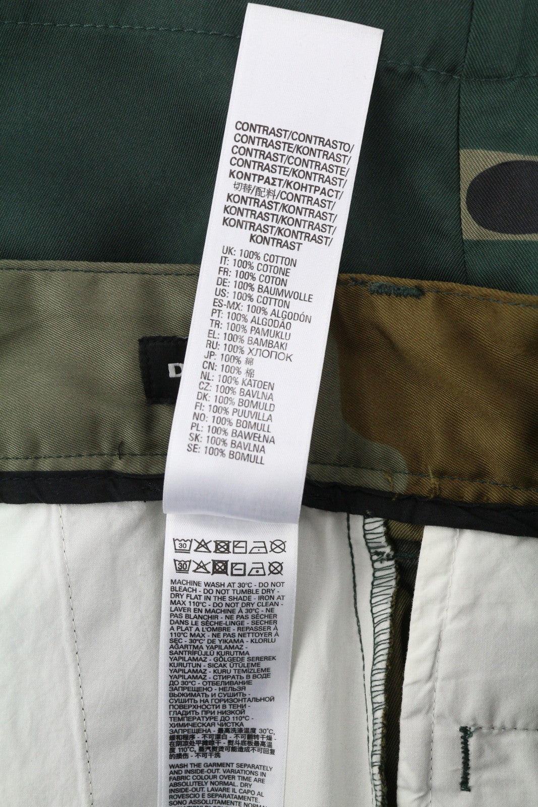 DIESEL P-Berti-Camu vyriški šortai W32 Chino kamufliažinis audinys su užtrauktukais ir kišenėmis, rekomenduojama kaina – 125 € 