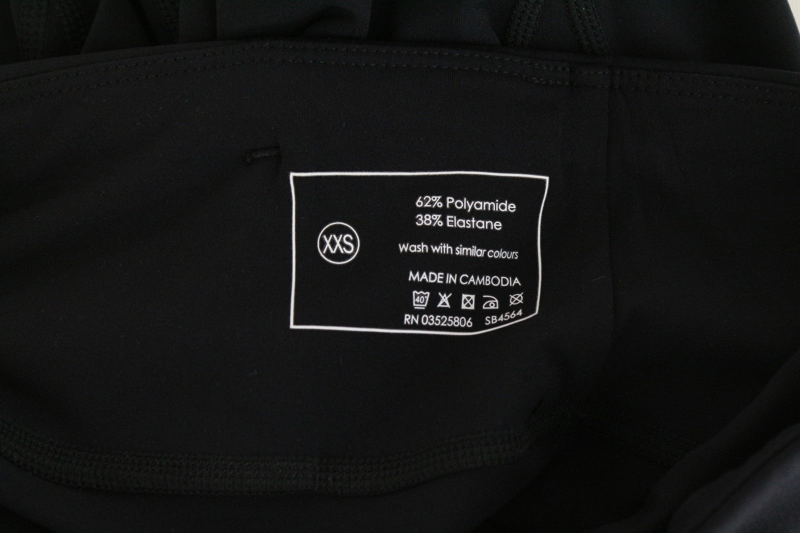 SWEATY BETTY „The Power“ moteriškos juodos tamprios sportinės tamprės „Active Capri“ 2XS 