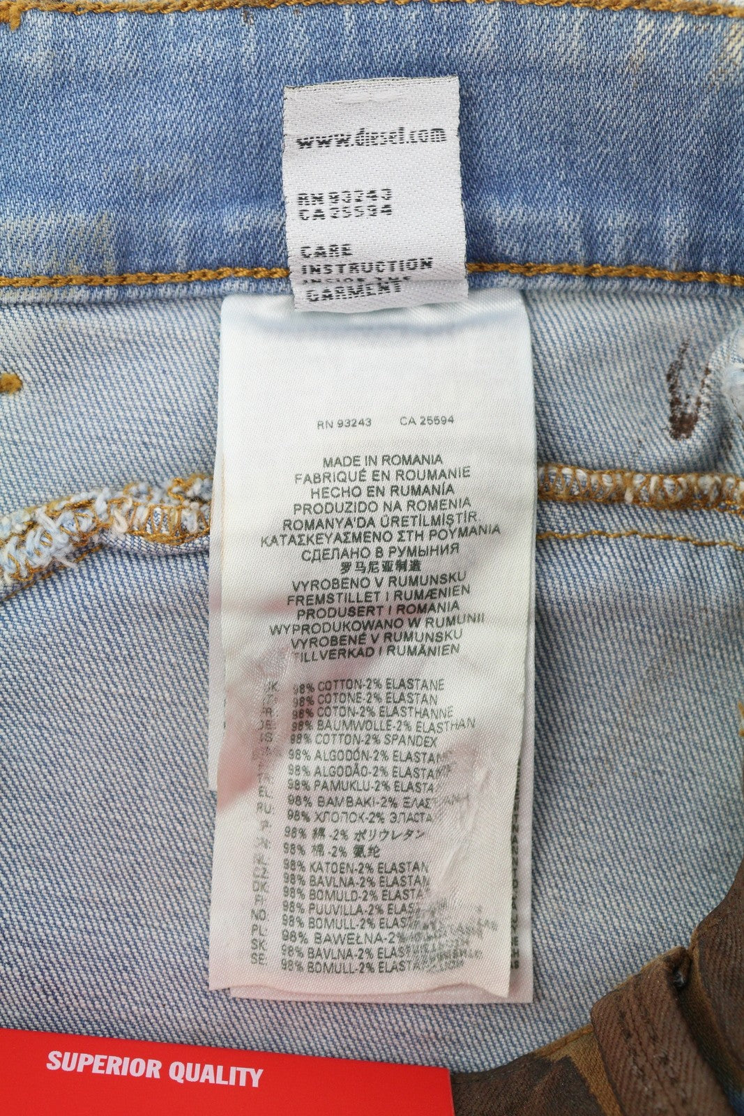 DIESEL De-Short-Lya 0CGAN moteriški šortai W29 rudi, dengti blizgančiu džinsu, rekomenduojama kaina – 295 € 