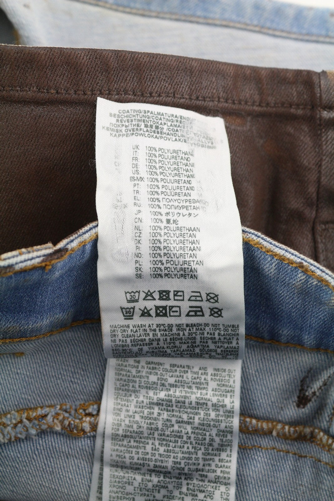 DIESEL De-Short-Lya 0CGAN moteriški šortai W29 rudi, dengti blizgančiu džinsu, rekomenduojama kaina – 295 € 