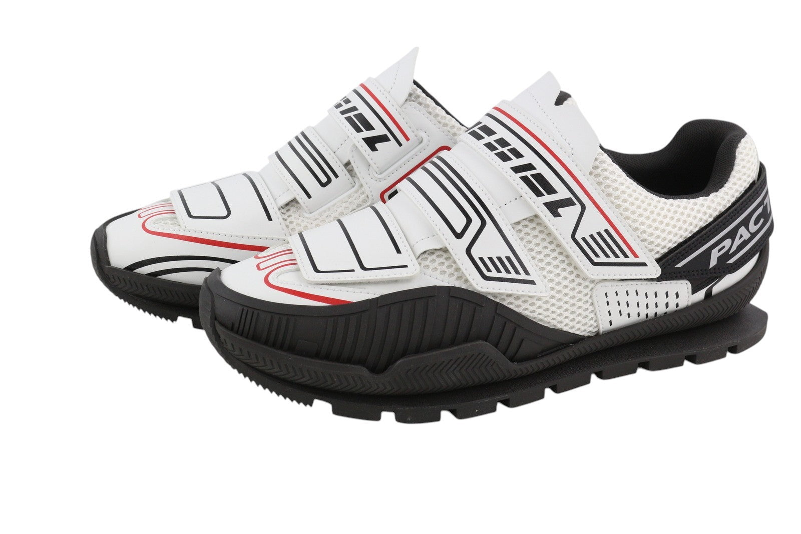 DIESEL S-Pendio Lc vyriški sportbačiai, EU42, žemi, su raišteliais, migdolų rašto nosimis, rekomenduojama kaina – 295 € 