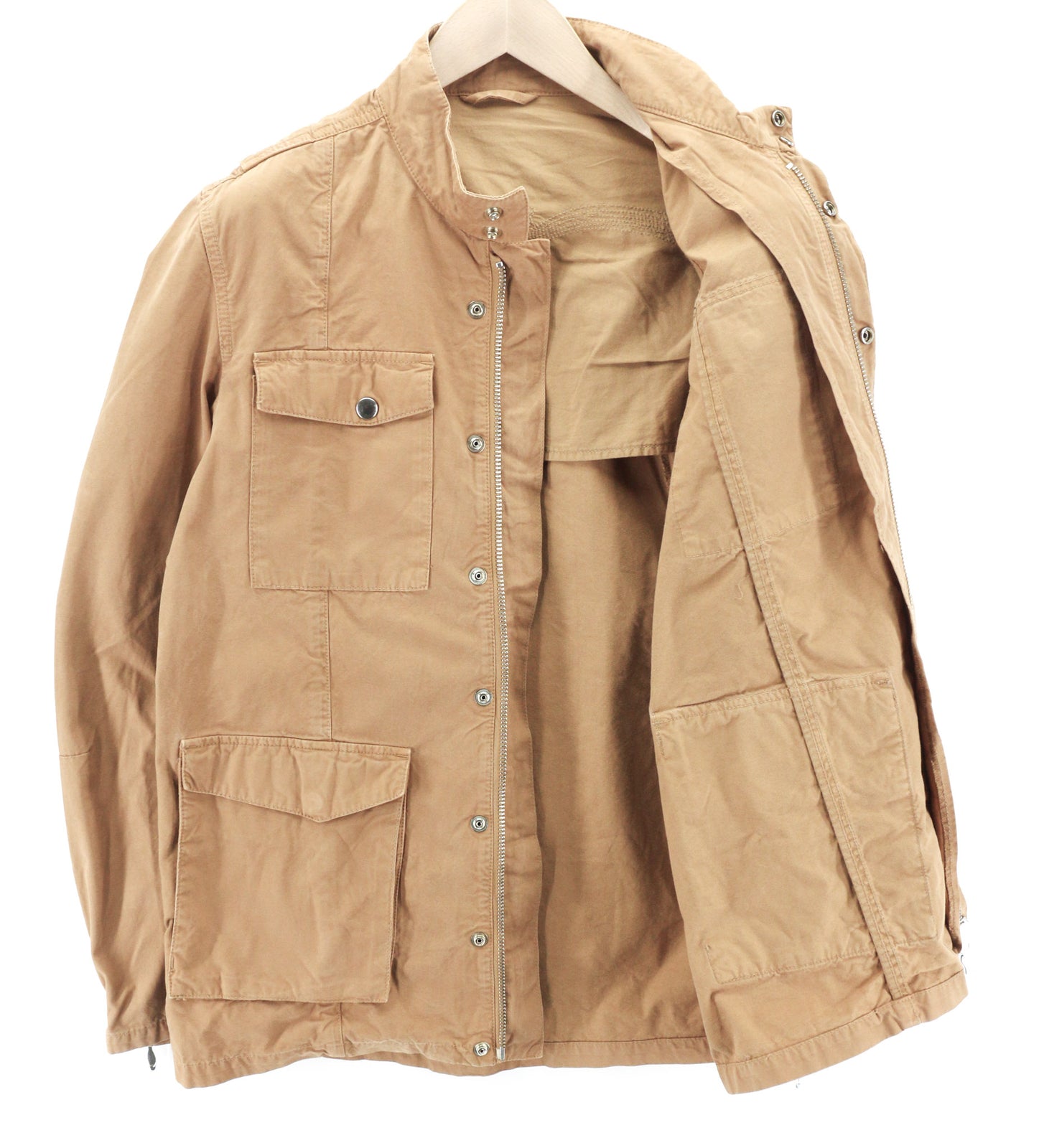 NUDIE JEANS Mick vyriška striukė M ruda su uždėtinėmis kišenėmis, užtrauktuku ir be pamušalo, užtrauktuku, rankogaliais su logotipu. 