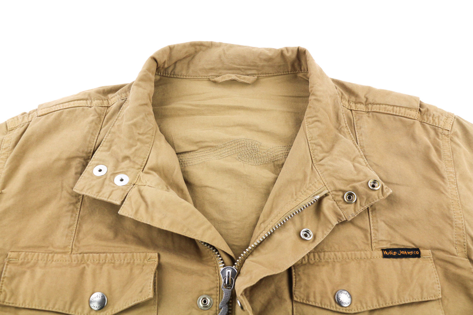 NUDIE JEANS Mick vyriška striukė XL dydžio ruda, su uždėtinėmis kišenėmis, užtrauktuku ir be pamušalo, su užtrauktuku ir rankogaliais. Logotipas. 