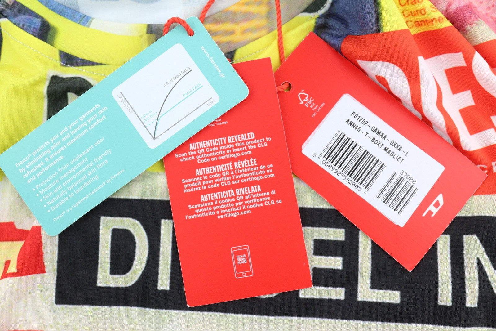 DIESEL Ann45-T-Boxt vyriški marškinėliai L 125 € 125 € spalvingais raštuotais kakleliu 