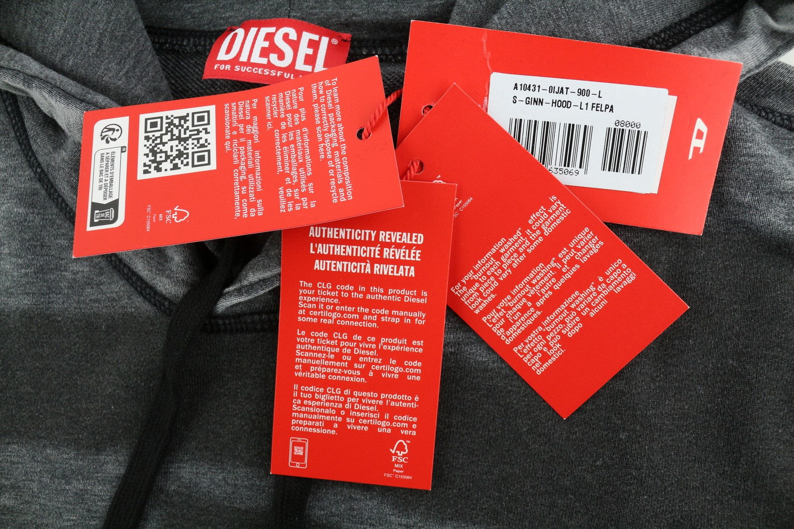 DIESEL S-Ginn-Hood-L1 vyriškas džemperis su gobtuvu L dydžio, pilkas, skalbtas, megztinis su kengūros kišene, rekomenduojama kaina – 250 € 