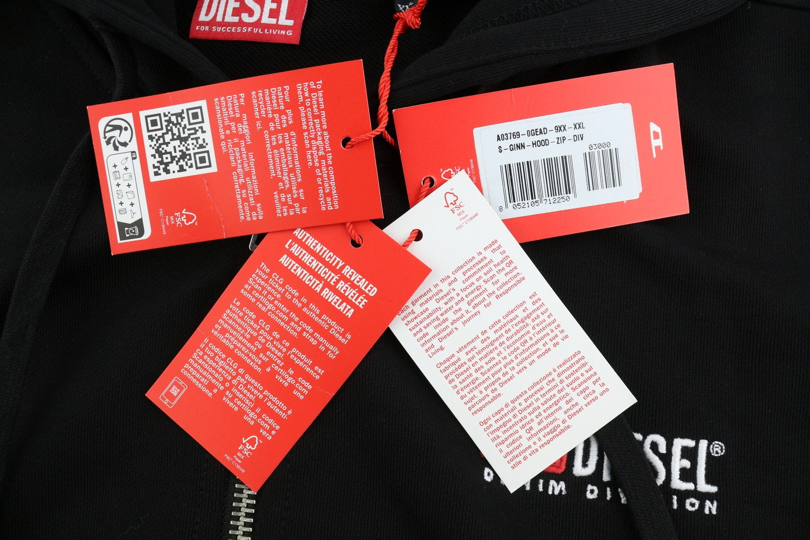 DIESEL S-Ginn-Hood-Zip-Div vyriškas džemperis su gobtuvu, 2XL, juodas, su užtrauktuku ir medvilninėmis kišenėmis, rekomenduojama kaina – 185 € 