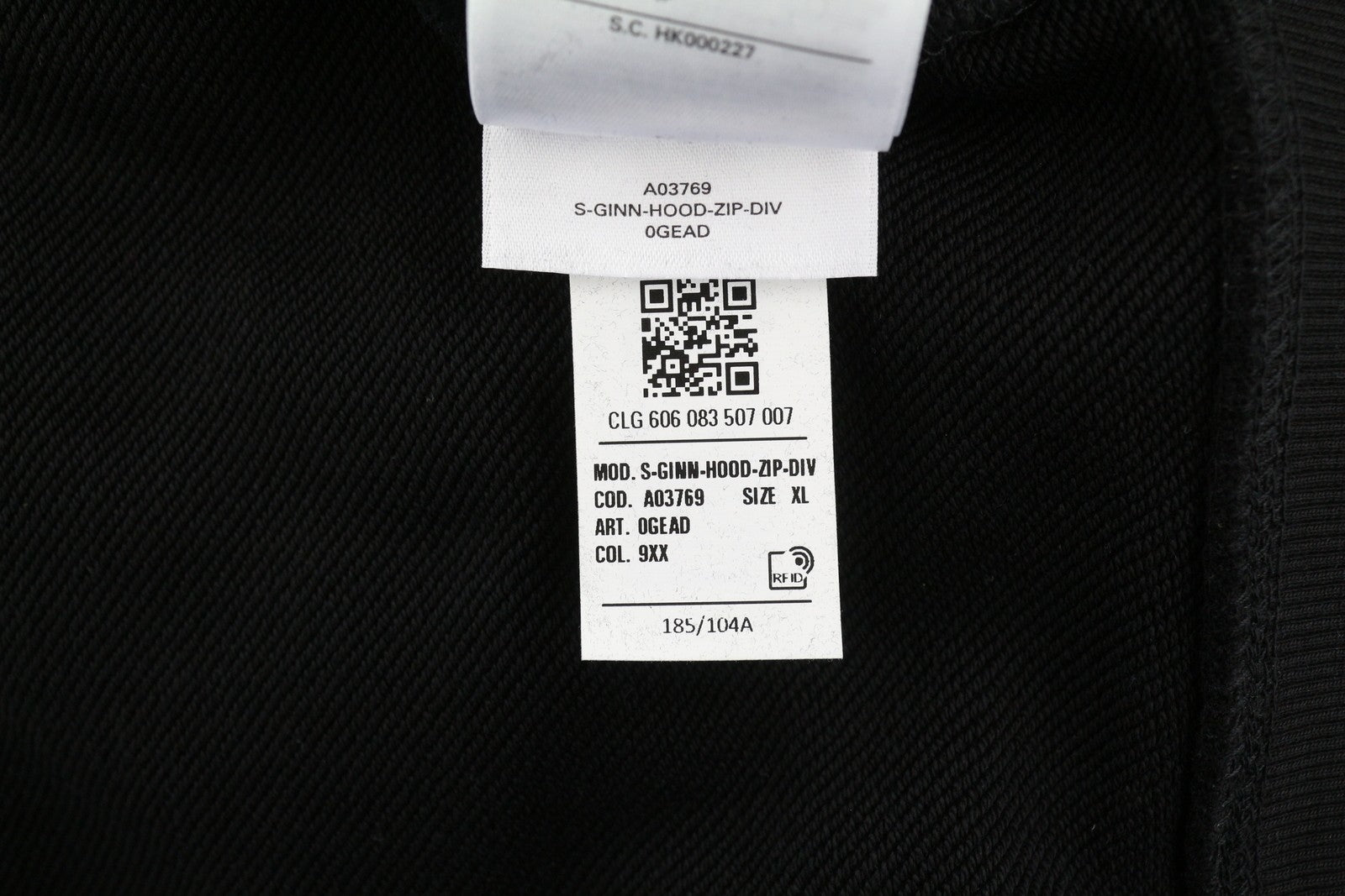 DIESEL S-Ginn-Hood-Zip-Div vyriškas džemperis su gobtuvu, XL dydžio, juodas, su užtrauktuku ir medvilninėmis kišenėmis, rekomenduojama kaina – 185 € 