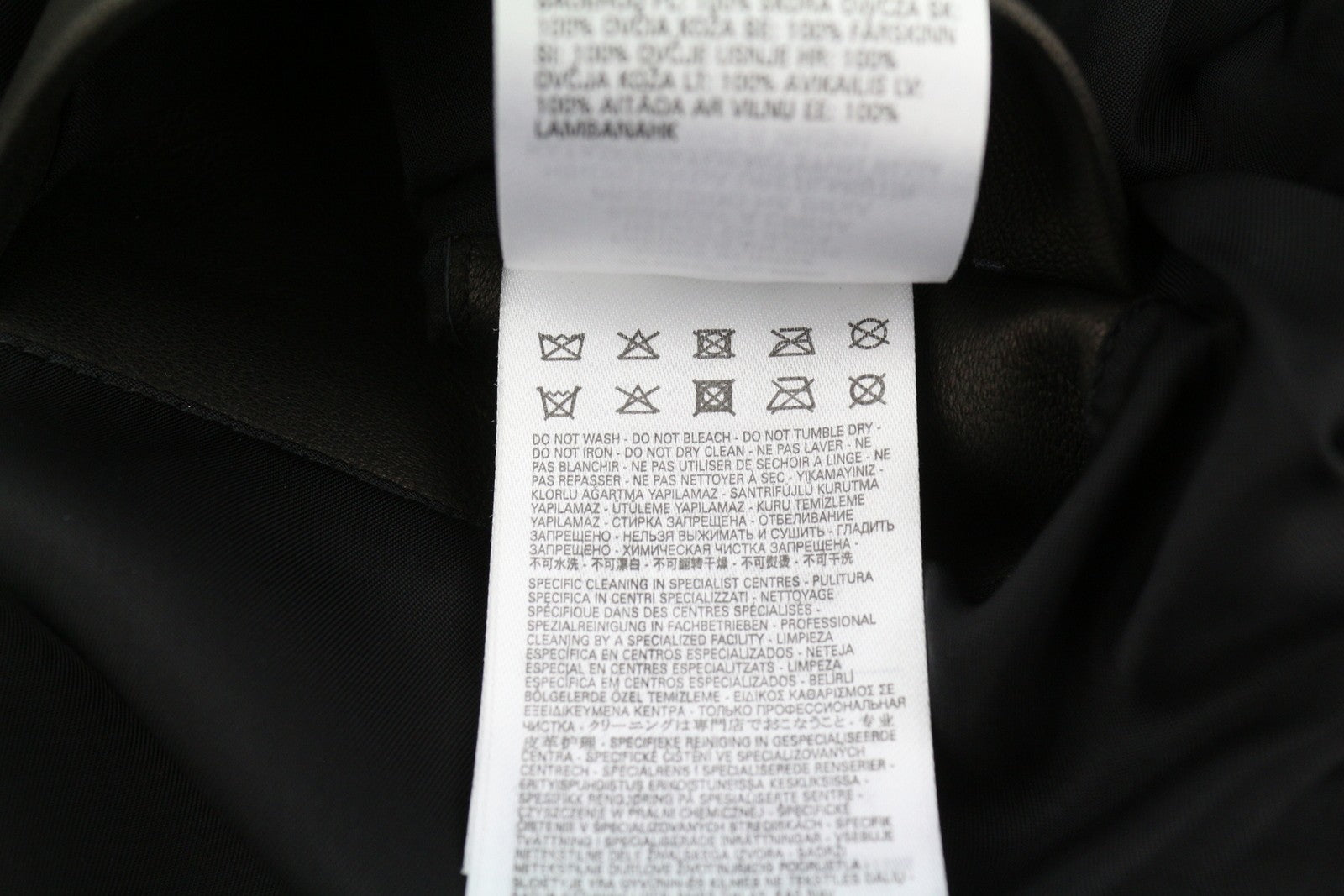 DIESEL L-Metalo vyriška striukė 54 juoda avikailio oda su užtrauktuku ir logotipu, rekomenduojama kaina – 795 € 