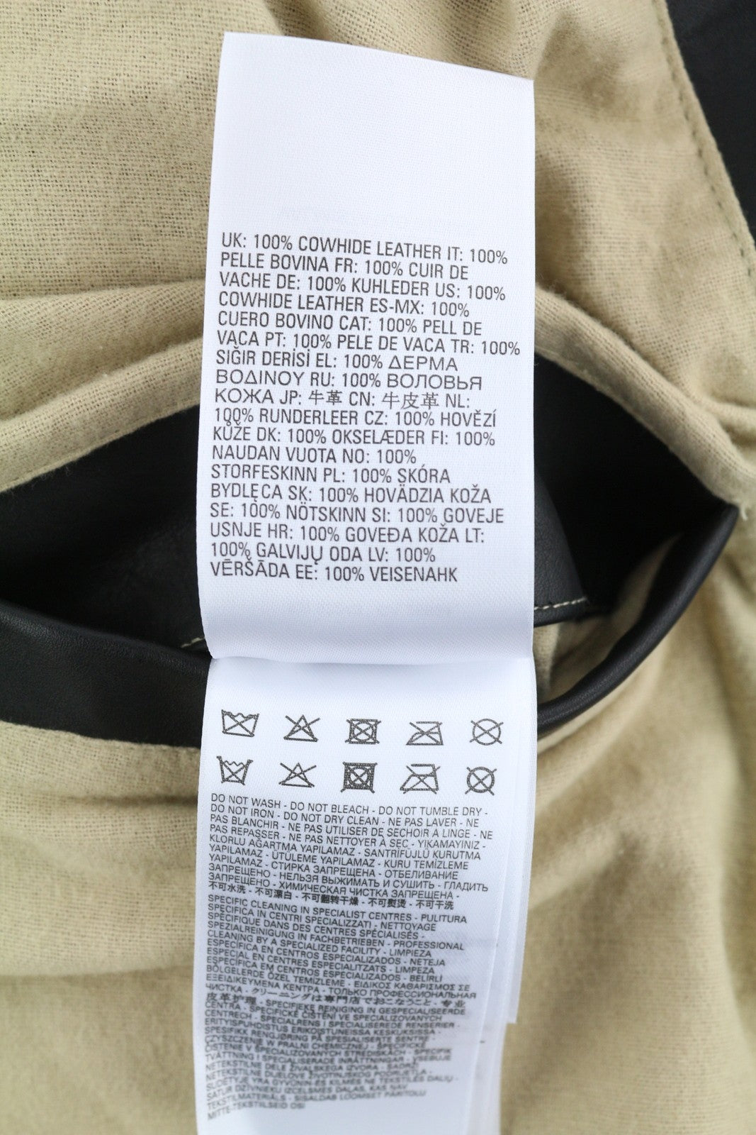 DIESEL L-Cale vyriška striukė XL dydžio, juoda, odinė, su logotipu ant kaklo. RMK 650 €. 