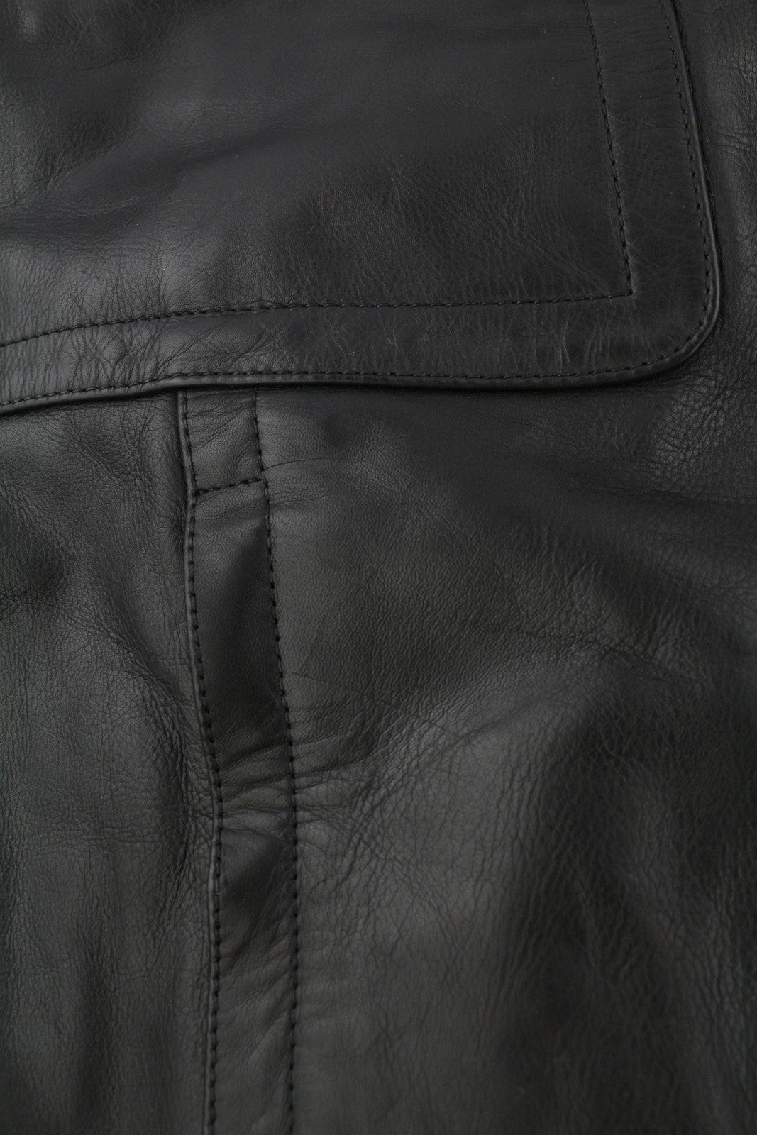 DIESEL L-Cale vyriška striukė XL dydžio, juoda, odinė, su logotipu ant kaklo. RMK 650 €. 