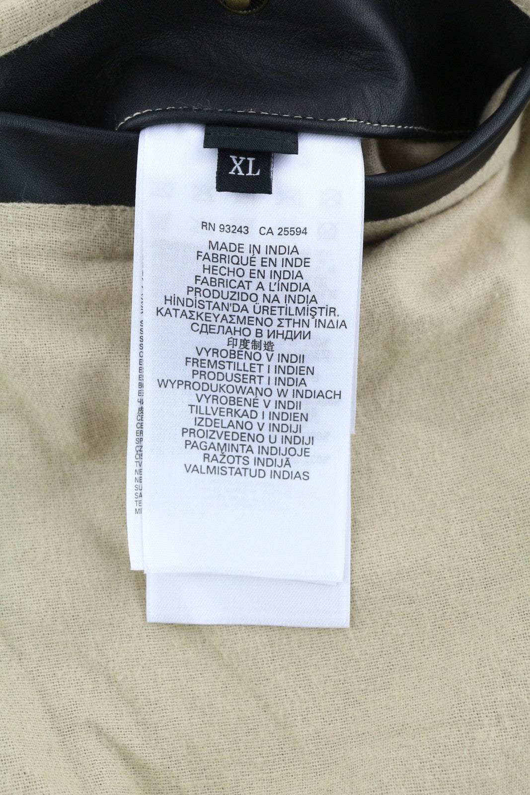 DIESEL L-Cale vyriška striukė XL dydžio, juoda, odinė, su logotipu ant kaklo. RMK 650 €. 