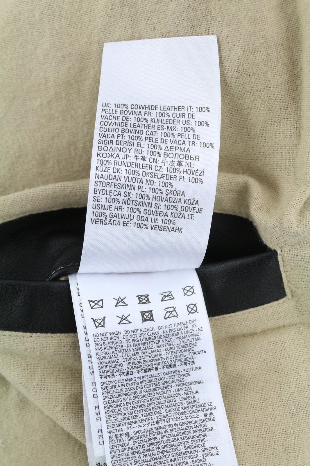 DIESEL L-Cale vyriška striukė M, juoda, odinė, su logotipu ant kaklo, rekomenduojama kaina – 650 € 