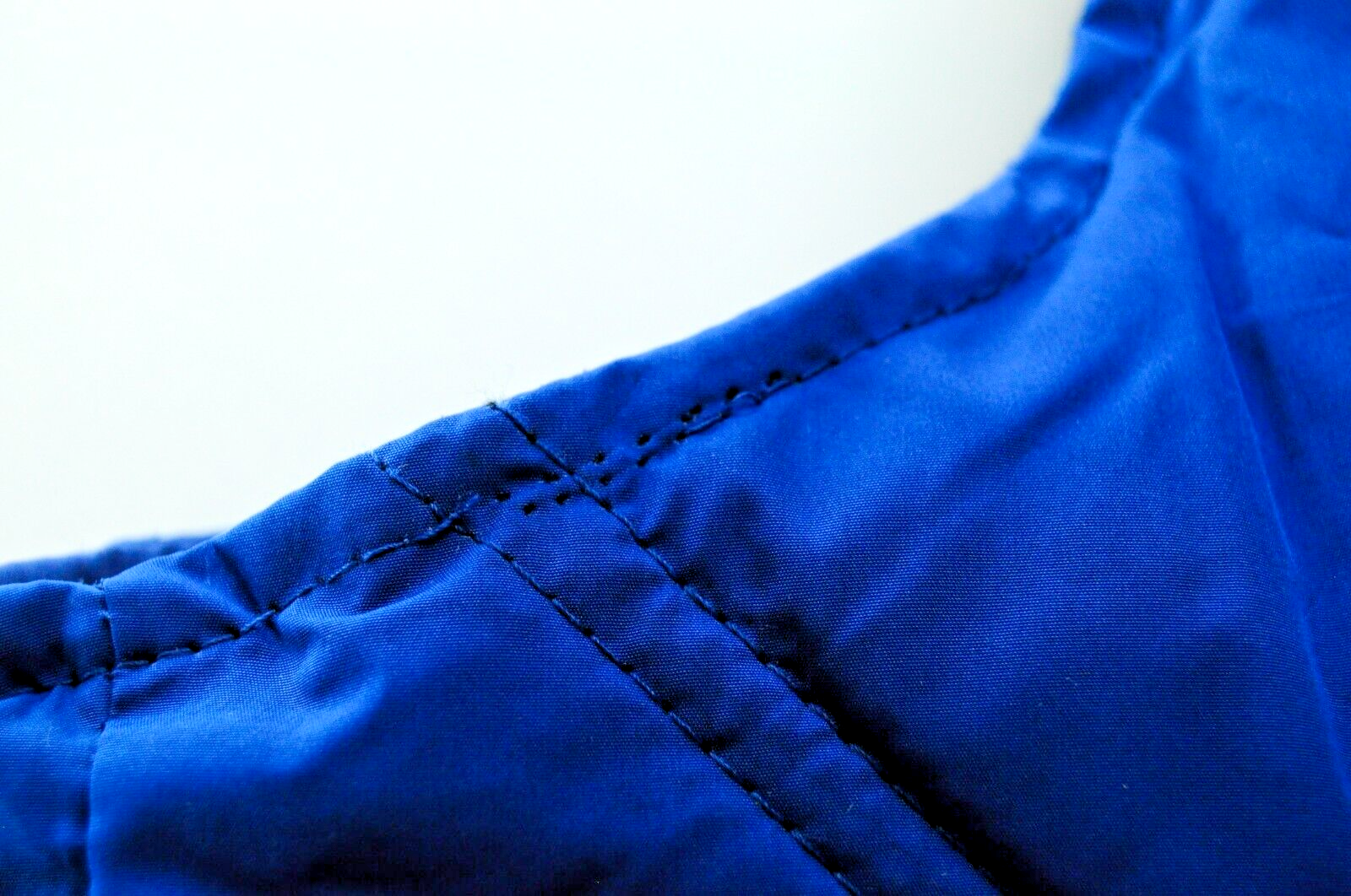 SCOTCH &amp; SODA vyriška dviejų spalvų dvispalvė, maskuojamojo rašto dygsniuota, paminkštinta liemenė M 