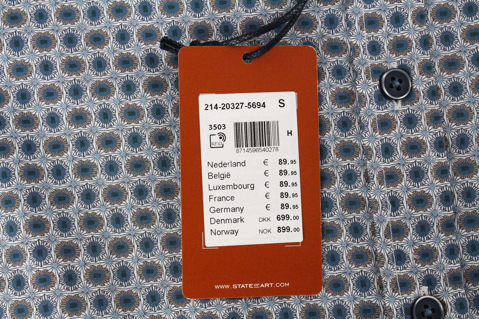 „STATE OF ART“ vyriški marškiniai su S dydžio sagomis ir lopais užsegamomis kišenėmis, gėlių raštu, mažai tampriais... 