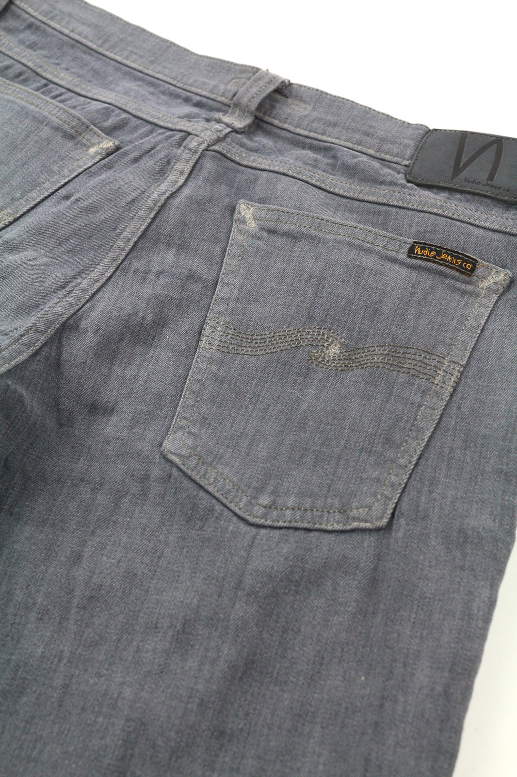 NUDIE JEANS aptempti ilgi vyriški džinsai W32/L34 organinės anglies spalvos ploni plautos pilkos spalvos 