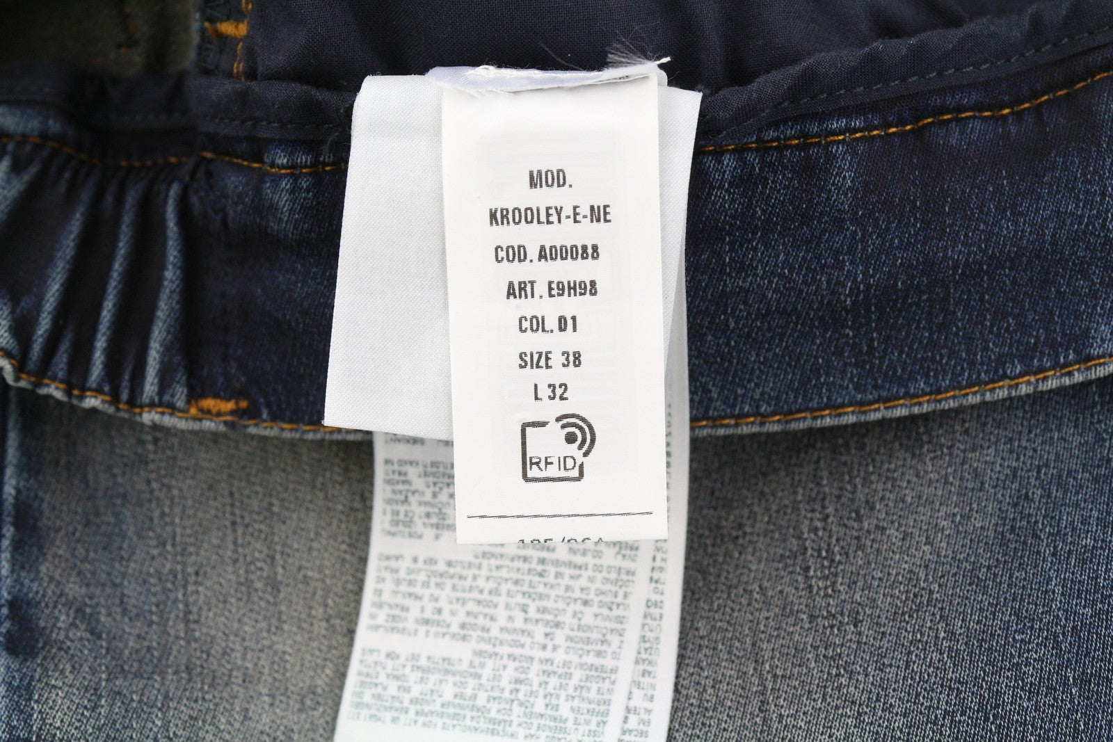 DIESEL Krooley-E-Ne E9H98 vyriški džinsai W38/L32 Jogg Distress skalbtos mėlynos spalvos, rekomenduojama kaina – 295 € 