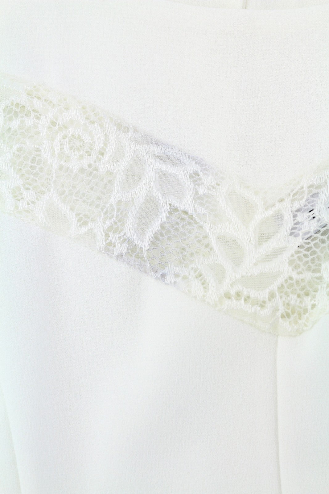 MANOUKIAN moteriška suknelė OS balta rankovėmis nėrinių apdaila saulės tipo pamušalu trumpi šviesūs 