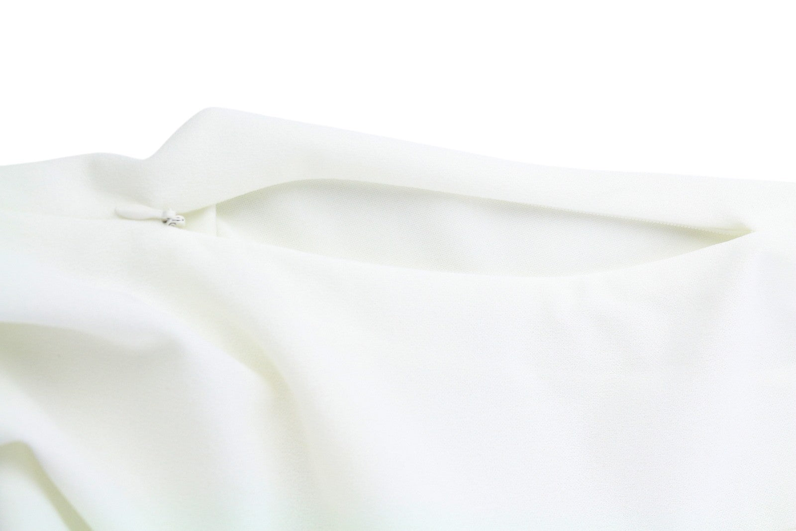 MANOUKIAN moteriška suknelė OS balta rankovėmis nėrinių apdaila saulės tipo pamušalu trumpi šviesūs 