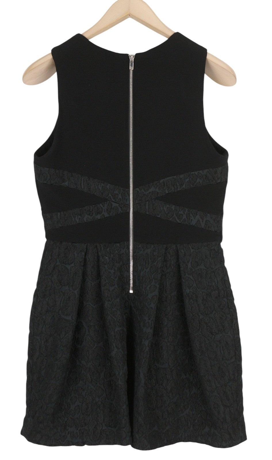 BEL AIR moteriška suknelė 3 colių juoda be rankovių, apvali kaklo iškirpte, pamušalu, klostuota raštuota mini suknelė 