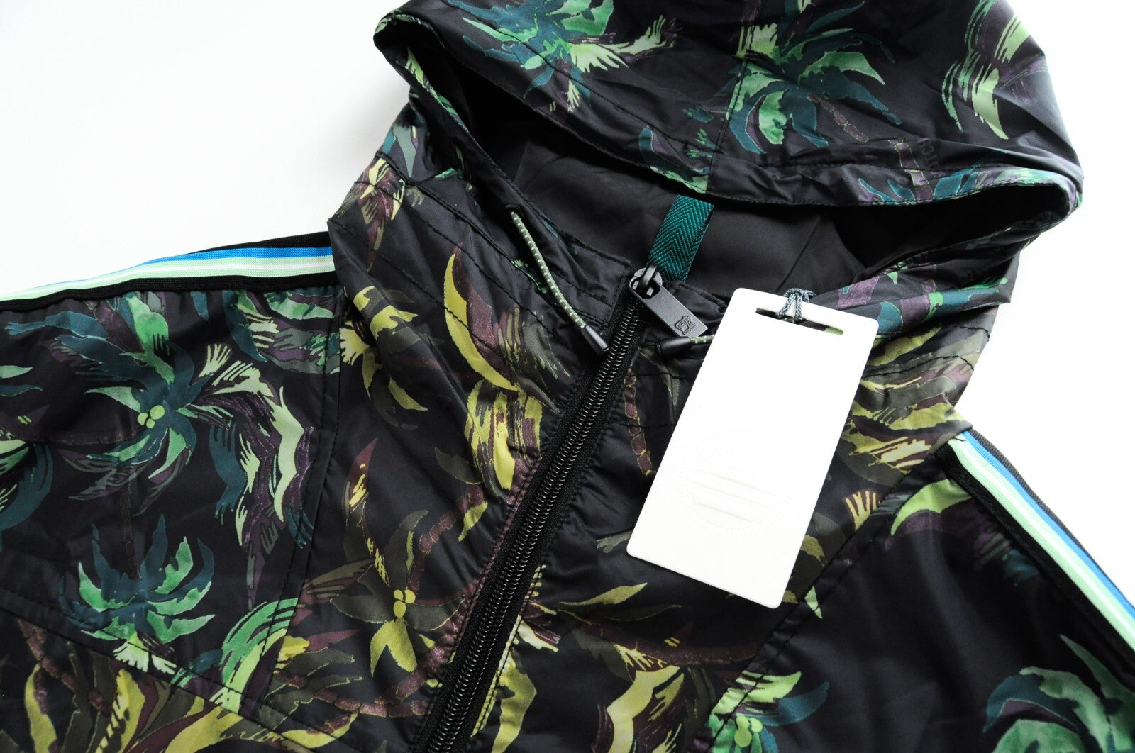 SCOTCH &amp; SODA vyriška striukė su gobtuvu, vėjui nepralaidi, S dydžio, juodo melanžo, palmių rašto. 