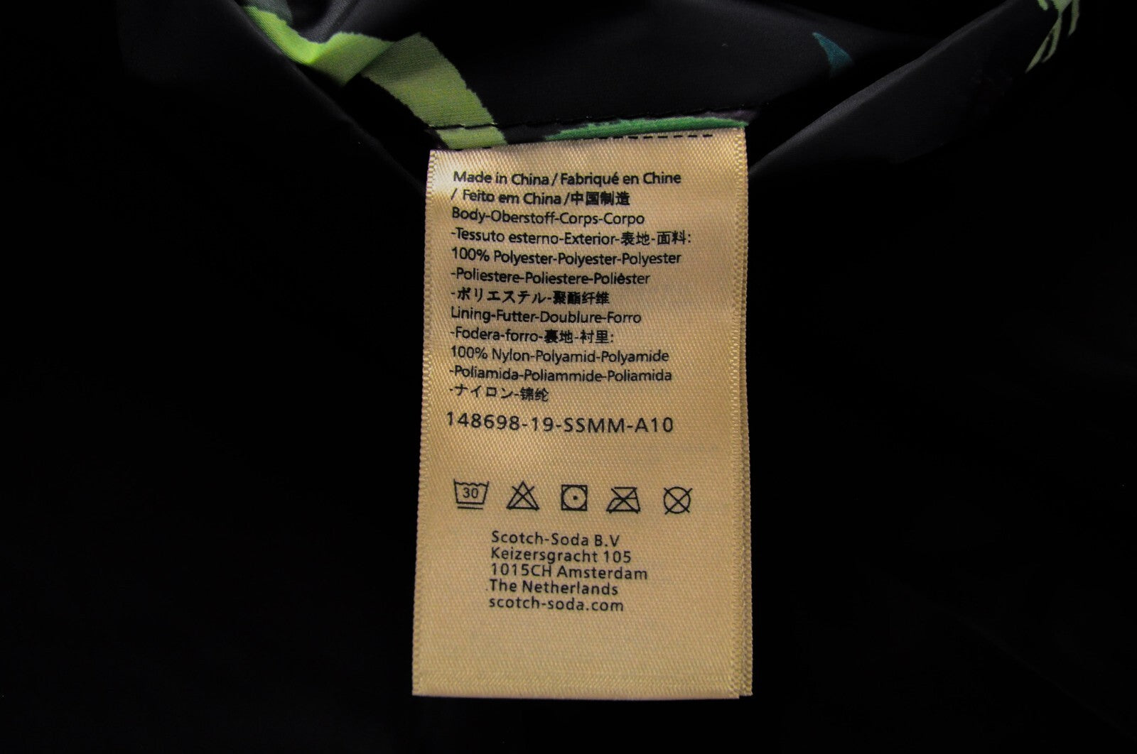 SCOTCH &amp; SODA vyriška striukė su gobtuvu, vėjui nepralaidi, S dydžio, juodo melanžo, palmių rašto. 