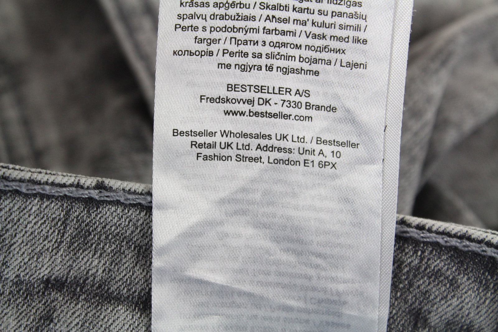 ONLY „Coral Life“ moteriški džinsai W27/L28 pilki, apdriskę, ploni, aptempti, žemo juosmens. 