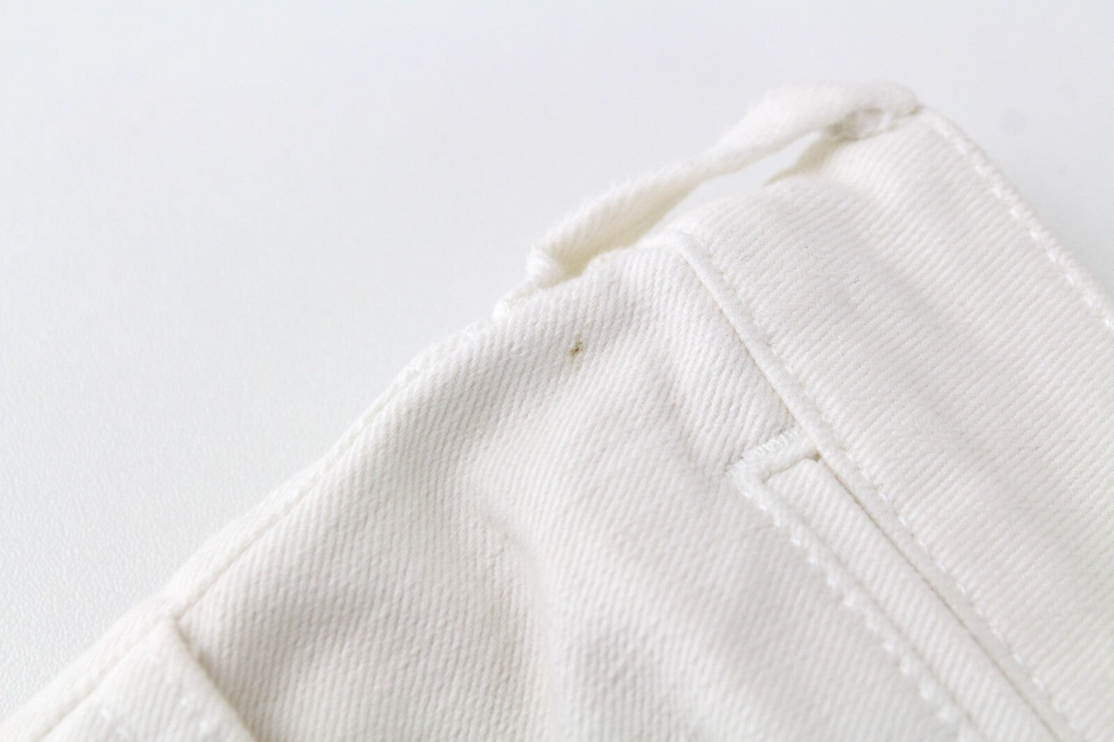 MAISON SCOTCH Joni moteriški džinsai ~W30 balti, dirbtinai sendinti, klasikinio stiliaus džinsai~ 