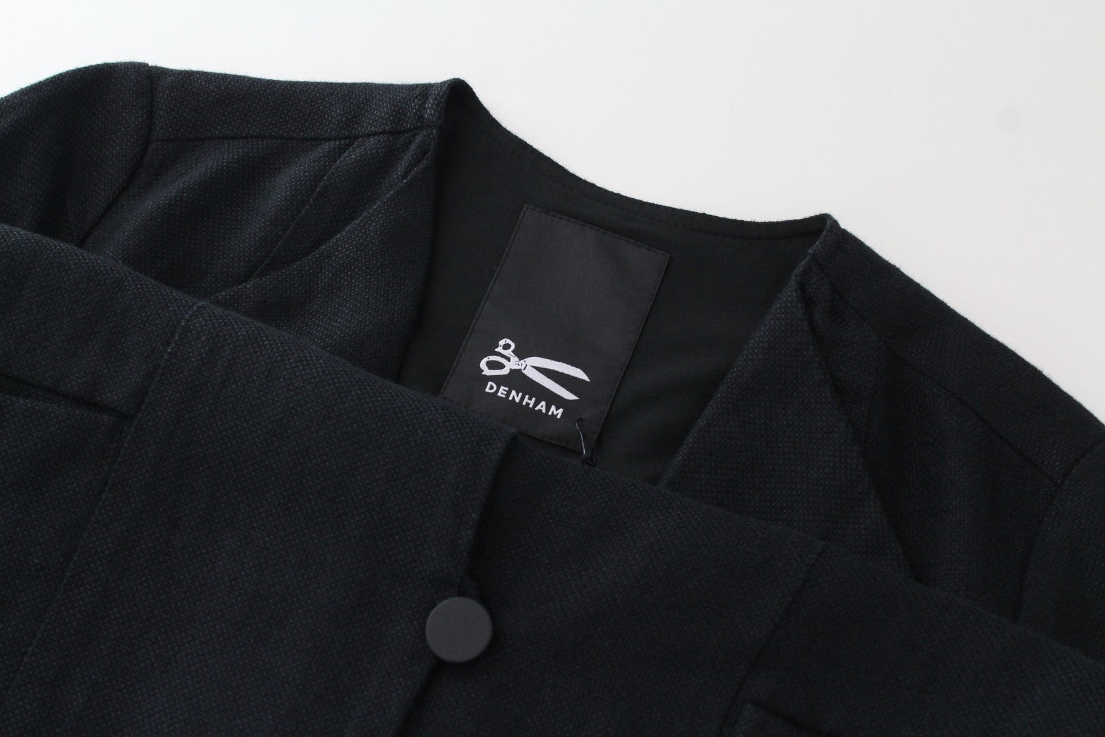 DENHAM Deck moteriškas paltas XS, juodas lininio mišinio, vienaeilis, su diržu, šviesus 