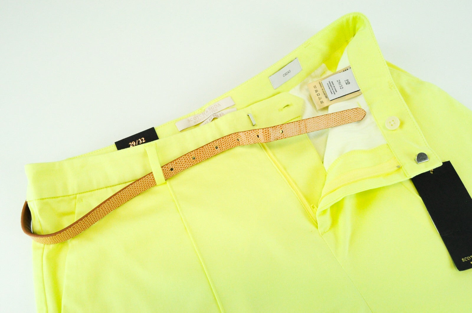 MAISON SCOTCH moteriškos W29/L32 geltonos chino kelnės su diržu, tamprios, klostuotos 