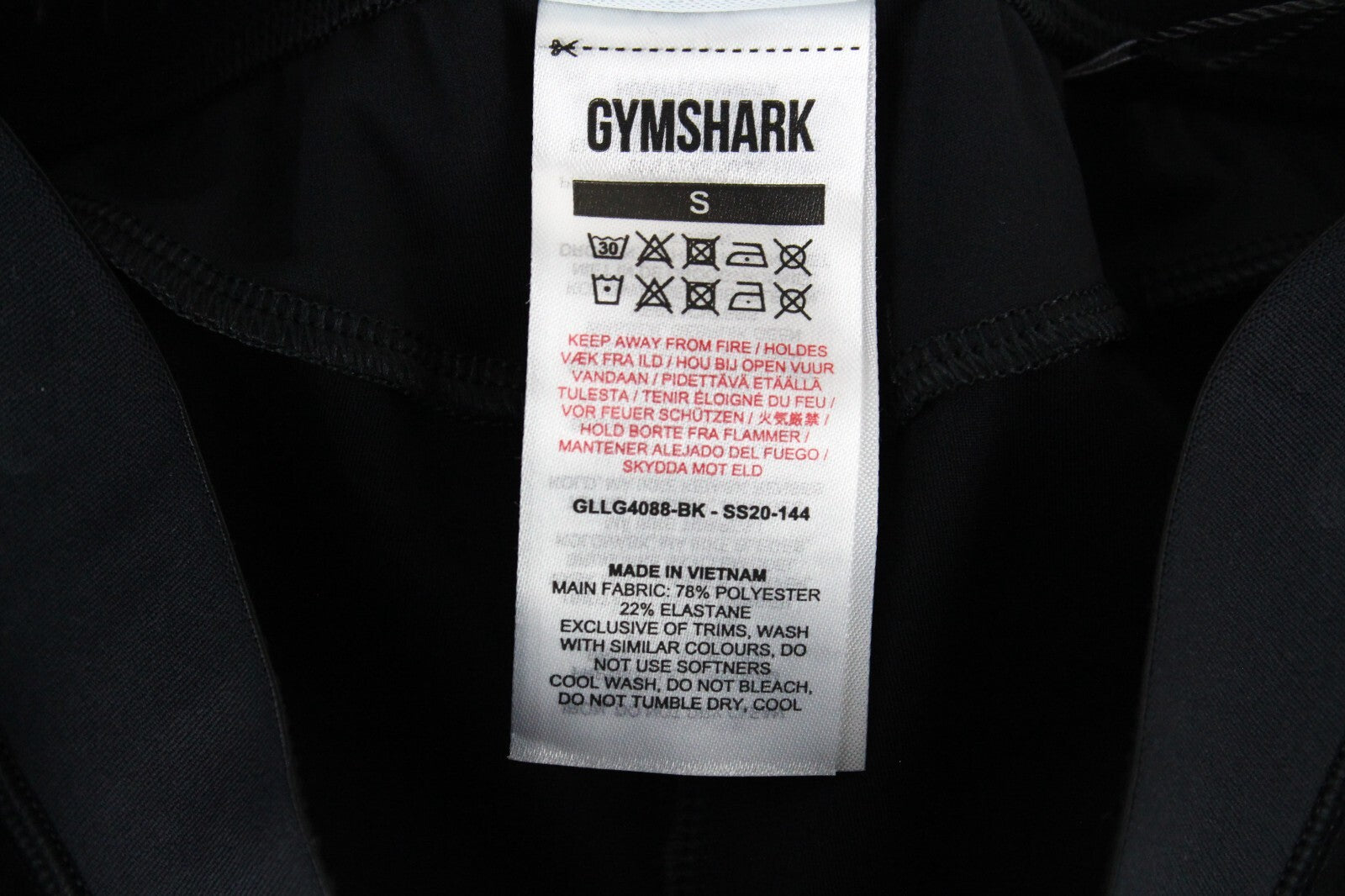GYMSHARK moteriškos tamprės su juodu juosmeniu, tampriu sportinės aprangos logotipu, Focus logotipu. 