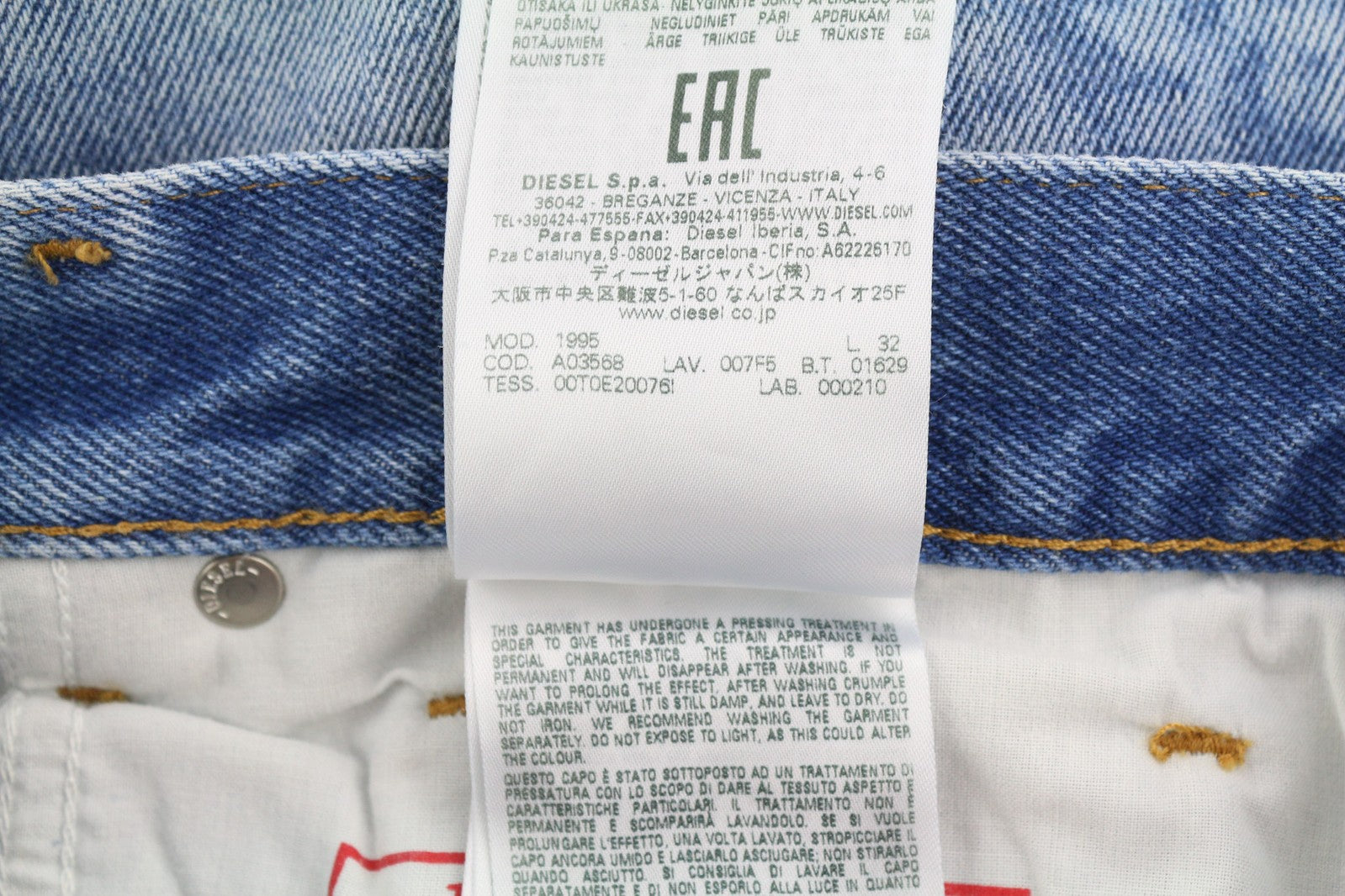 DIESEL 1995 007F5 vyriški džinsai W32 Slim Fit vidutinio juosmens tiesūs, mėlyni. RMK 250 €. 