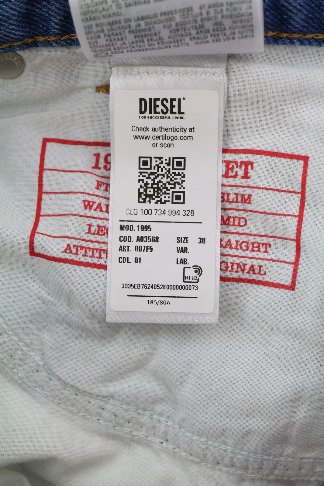 DIESEL 1995 007F5 vyriški džinsai W30 Slim Fit vidutinio juosmens, tiesios kojos, skalbti. RMK 250 €. 