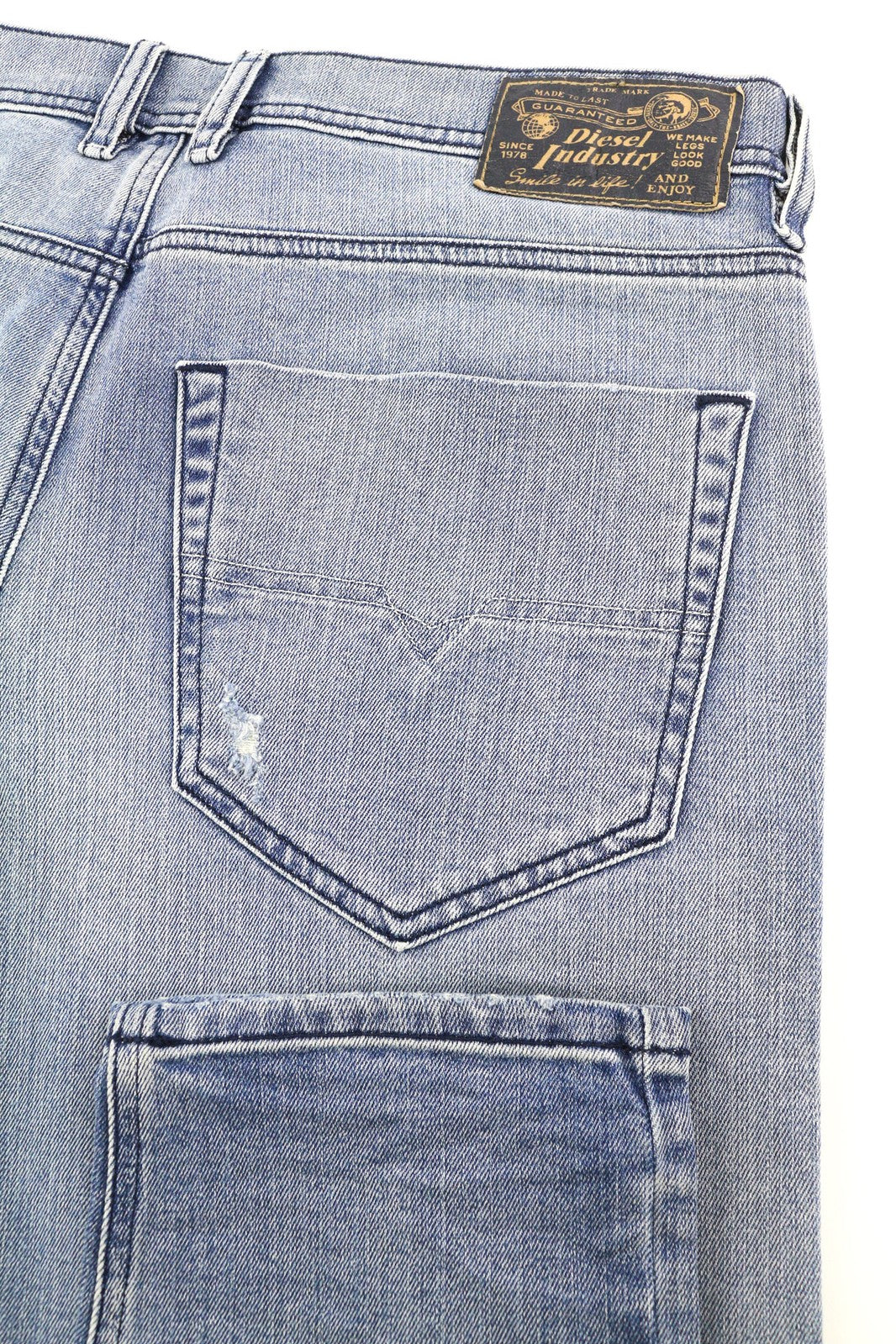 DIESEL Tepphar R25H8 vyriški džinsai W32/L32 Slim Carrot Fit tamprūs mėlyni RRP 180 € 