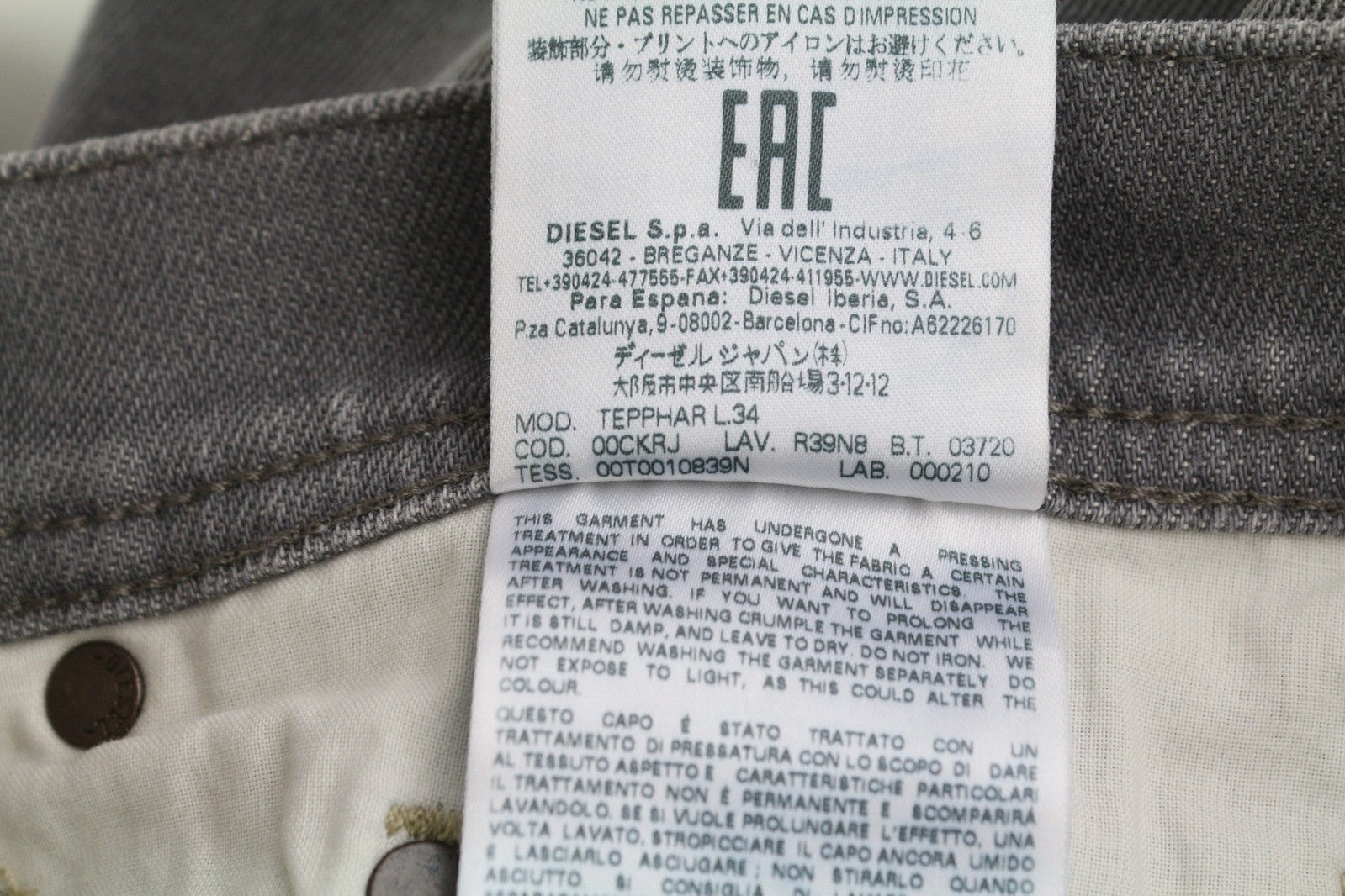 DIESEL Tepphar R39N8 vyriški džinsai W32/L34 Slim Carrot Fit tamprūs skalbto pilko džinso imitacijos džinsai 