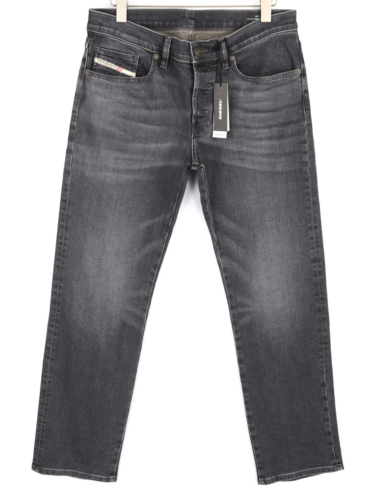 DIESEL D-Mihtry 0ELAX vyriški džinsai W32/L34 tiesaus kirpimo, rekomenduojama kaina – 220 €, skalbtos juodos spalvos. 