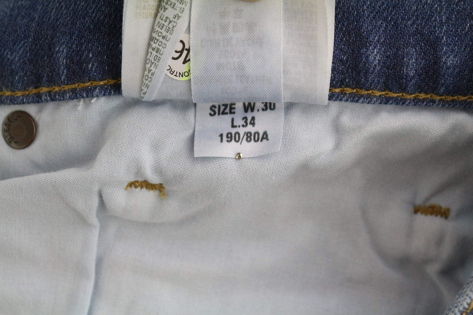 DIESEL D-Mihtry 009NF vyriški džinsai W30/L34 tiesaus kirpimo, tamprūs, skalbti, su sagomis 